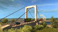 Uma cópia da ponte sob o rio Loire